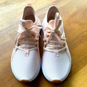 Puma: woman’s walking sneaker. Size 7 1/2.  New